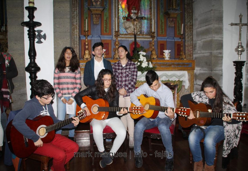 GRUPO DE JOVENS MENSAGEIROS DA PALAVRA, DA PARÓQUIA DE VELAS – ILHA DE SÃO JORGE (reportagem fotográfica) GRUPO DE JOVENS MENSAGEIROS DA PALAVRA, DA PARÓQUIA DE VELAS – ILHA DE SÃO JORGE (reportagem fotográfica)