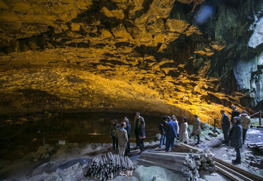 Aumento do turismo nos Açores exige “esforço de preservação do património natural”, defende André Bradford