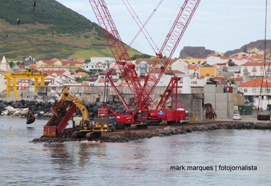 Obras no porto de Velas: Deputada tem dúvidas da funcionalidade das infraestruturas