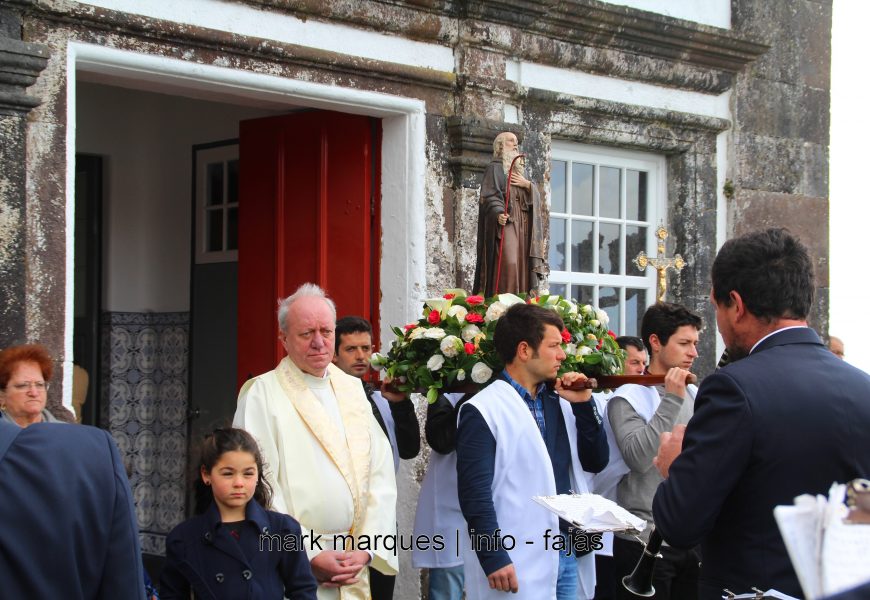 MISSA E PROCISSÃO / NORTE GRANDE / FESTA DE SANTO ANTÃO – Ilha de São Jorge (reportagem fotográfica)