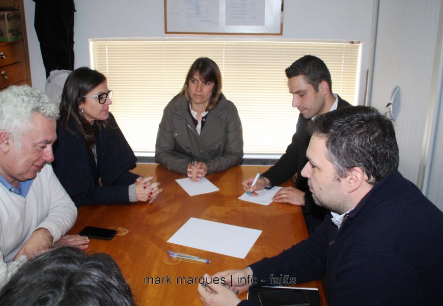 CDS-PP de visita ao Matadouro da Ilha de São Jorge defende: Açores têm que apostar mais em setores como a agricultura e as pescas  (c/ reportagem fotográfica)