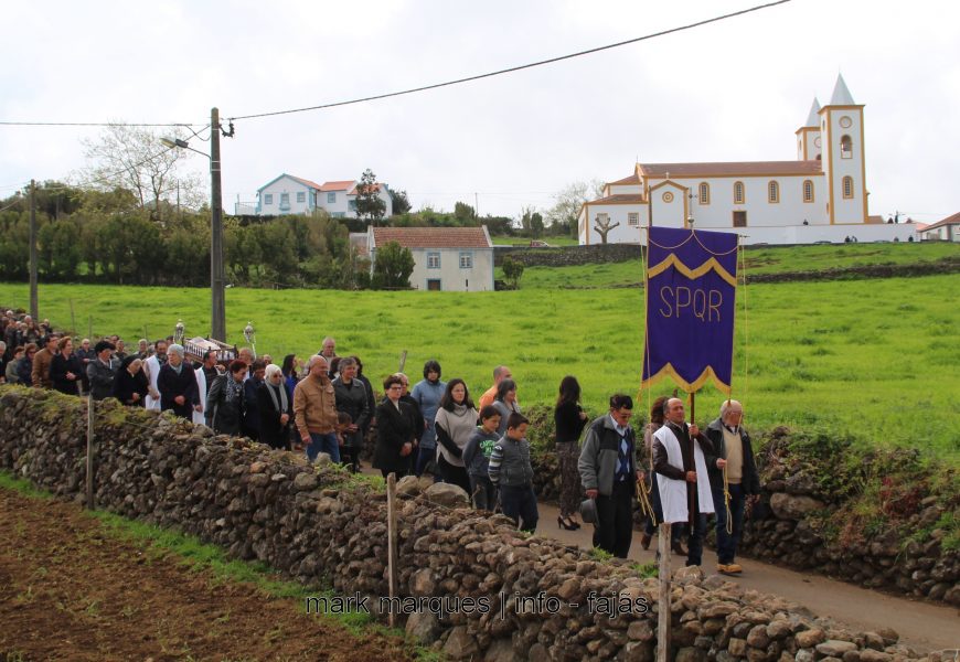CELEBRAÇÃO DA PAIXÃO DO SENHOR – SANTO ANTÃO- ILHA DE SÃO JORGE. (c/ reportagem fotográfica) CELEBRAÇÃO DA PAIXÃO DO SENHOR – SANTO ANTÃO- ILHA DE SÃO JORGE. (c/ reportagem fotográfica)