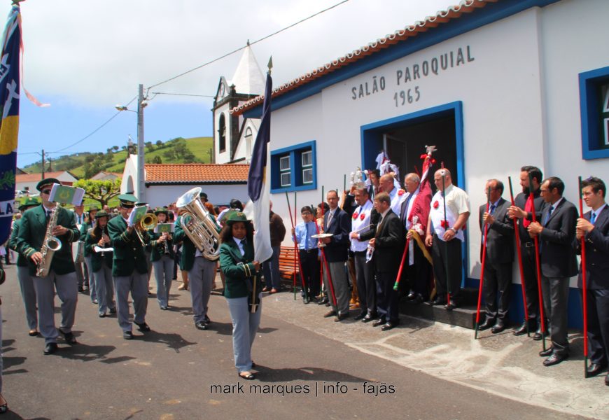 COROAÇÃO / CORTEJO DA SANTÍSSIMA TRINDADE – NORTE PEQUENO – Ilha de São Jorge (c/ reportagem fotográfica)
