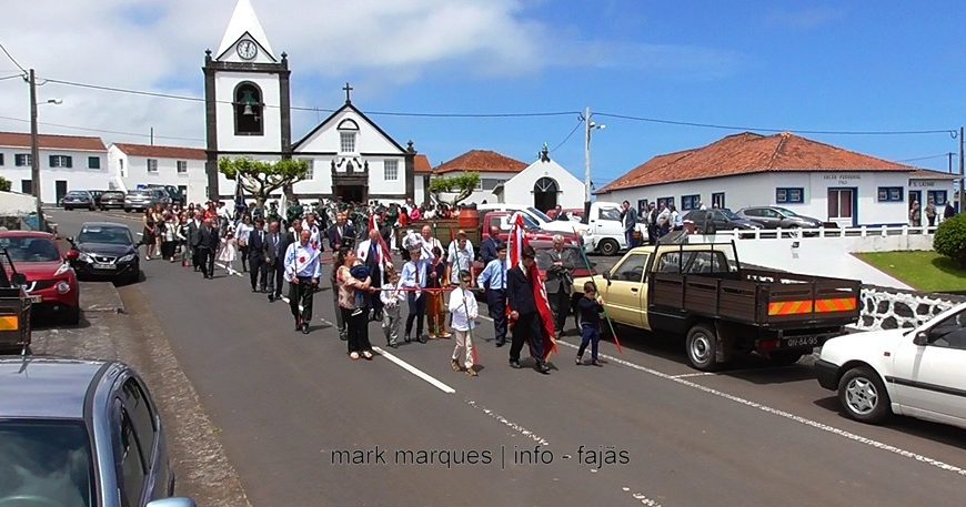 COROAÇÃO SANTÍSSIMA TRINDADE – NORTE PEQUENO- Ilha de São Jorge (c/ vídeo) COROAÇÃO SANTÍSSIMA TRINDADE – NORTE PEQUENO- Ilha de São Jorge (c/ vídeo)