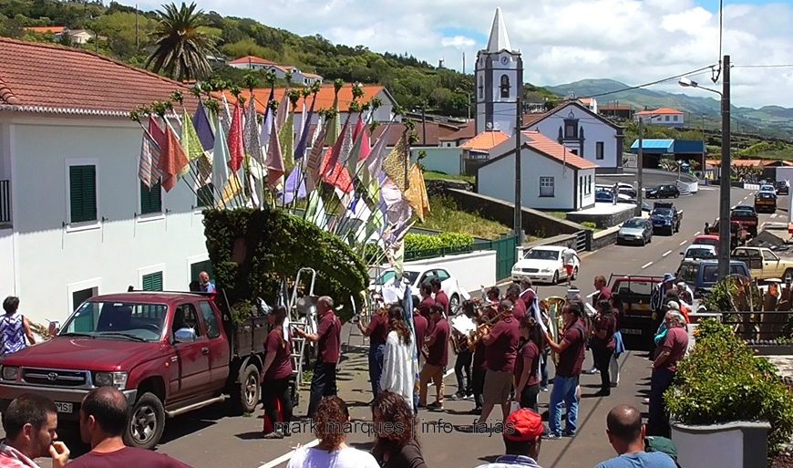 MORDOMIA DO OUTEIRO DA PONTA – ROSAIS – Ilha de São Jorge (c/ vídeo) MORDOMIA DO OUTEIRO DA PONTA – ROSAIS – Ilha de São Jorge (c/ vídeo)