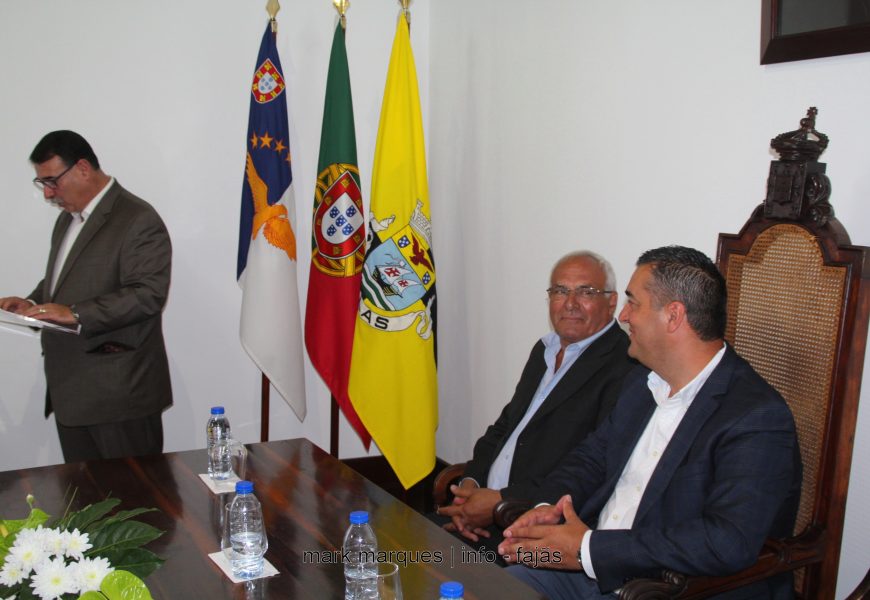 LANÇAMENTO DE LIVRO – 30ª SEMANA CULTURAL – Velas – Ilha de São Jorge (c/ reportagem fotográfica) LANÇAMENTO DE LIVRO – 30ª SEMANA CULTURAL – Velas – Ilha de São Jorge (c/ reportagem fotográfica)