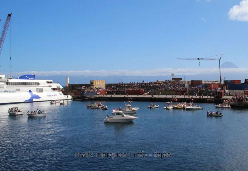 TOURADA À CORDA (Cais Comercial) – 30 ª SEMANA CULTURAL DAS VELAS – Ilha de São Jorge (c/ reportagem fotográfica)