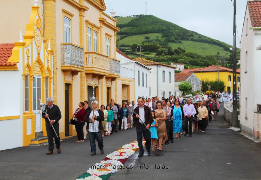 PROCISSÃO DE SÃO JOÃO BAPTISTA – Santo Amaro – Ilha de São Jorge (c/ reportagem fotográfica) PROCISSÃO DE SÃO JOÃO BAPTISTA – Santo Amaro – Ilha de São Jorge (c/ reportagem fotográfica)