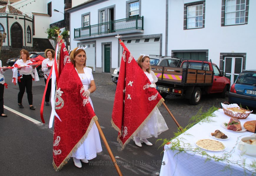DESFILE DE CARROS ALEGÓRICOS – ABERTURA DO FESTIVAL DE JULHO 2017 – Ilha de São Jorge (c/ reportagem fotográfica)