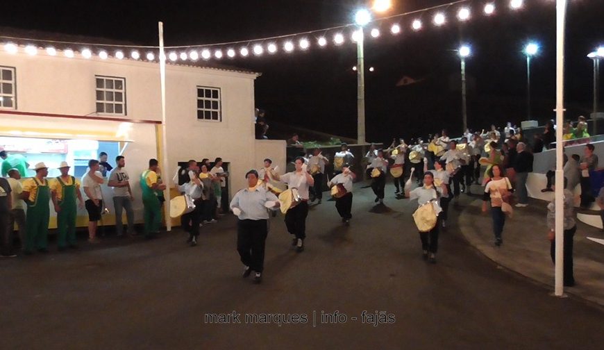 CHARANGA DA AHBVV DESFILA NAS FESTAS DE ROSAIS – ROSAIS – Ilha de São Jorge (c/ vídeo)