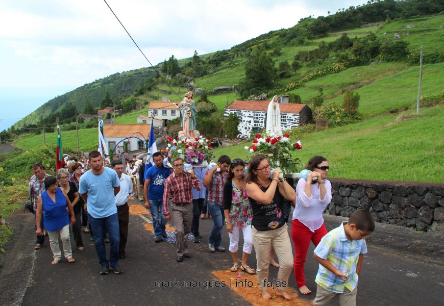 FESTA DOS LOURAIS – PROCISSÃO DE Nª SRª DO LIVRAMENTO – (Loural / Ribeira Seca) – Ilha de São Jorge (c/ vídeo)