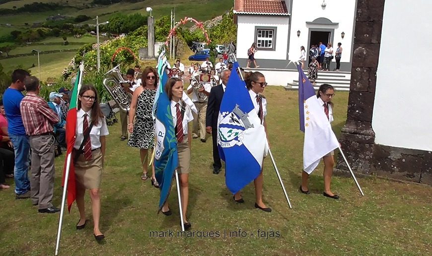 BANDA FILARMÓNICA UNIÃO POPULAR DESFILA NA FESTA DOS LOURAIS – (Loural / Ribeira Seca) – Ilha de São Jorge (c/ vídeo)