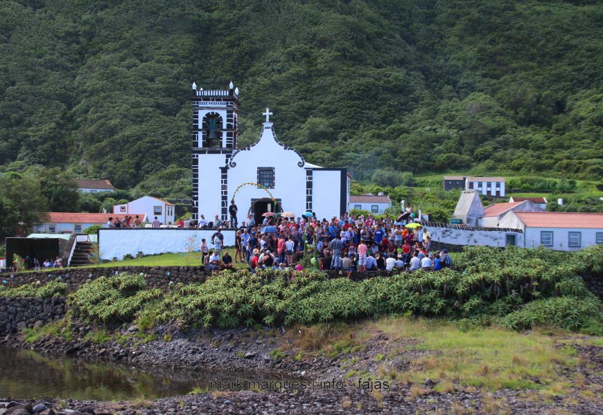 MISSA E ARREMATAÇÕES – FESTA NA CALDEIRA DE SANTO CRISTO – Ilha de São Jorge (c/ reportagem fotográfica)