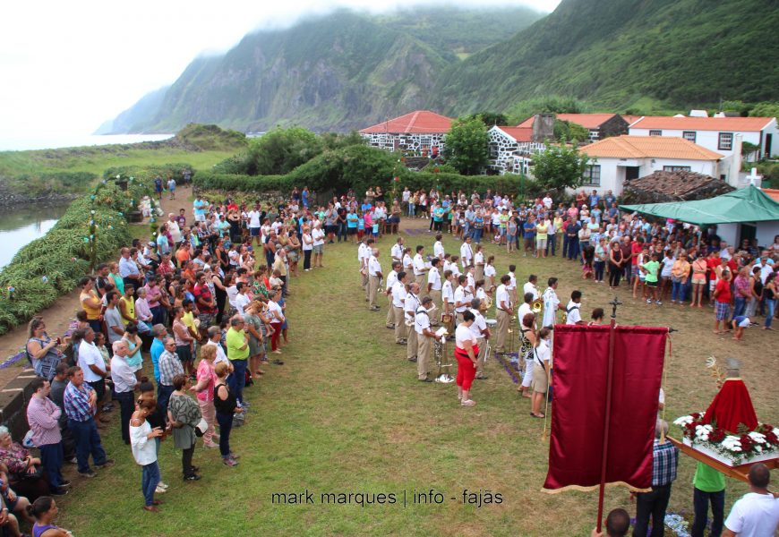 FESTA NA FAJÃ DA CALDEIRA DE SANTO CRISTO (PROCISSÃO) – Ilha de São Jorge (c/ vídeo)