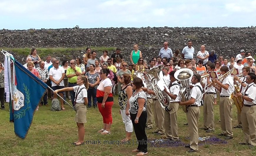 BANDA FILARMÓNICA EXECUTA HINO DO SANTO CRISTO (Fajã da Caldeira de Santo Cristo) – Ilha de São Jorge (c/ vídeo)