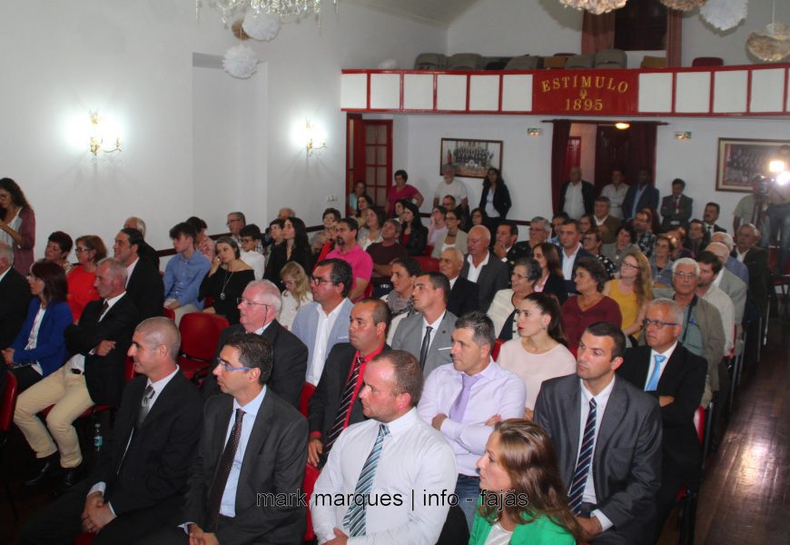 ÓRGÃOS DE PODER LOCAL TOMAM POSSE NA CALHETA – ASSEMBLEIA MUNICIPAL E CÂMARA MUNICIPAL – Ilha de São Jorge (c/ reportagem fotográfica) ÓRGÃOS DE PODER LOCAL TOMAM POSSE NA CALHETA – ASSEMBLEIA MUNICIPAL E CÂMARA MUNICIPAL – Ilha de São Jorge (c/ reportagem fotográfica)