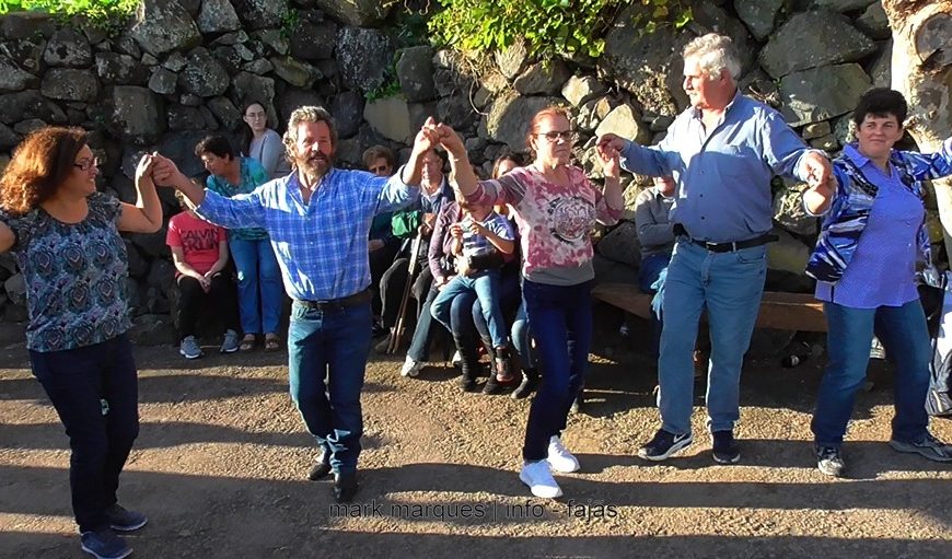 “CHAMARRITA” – FAJÃ DA SARAMAGUEIRA (Festa de São Martinho) – Ilha de São Jorge (c/ vídeo)