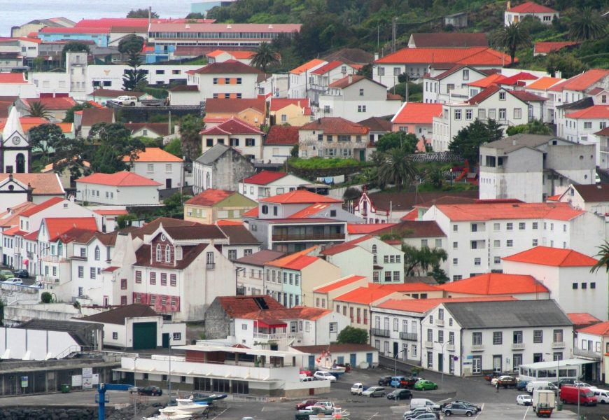 Deputado António Pedroso afirma: ”Porto da Calheta continua sem condições para manobras de atracagem de navios”
