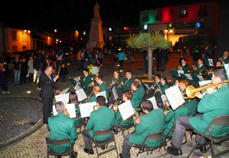 BANDA FILARMÓNICA “NOVA ALIANÇA” EM CONCERTO NO “DIA DAS MONTRAS” – Vila das Velas – Ilha de São Jorge (c/ vídeo)