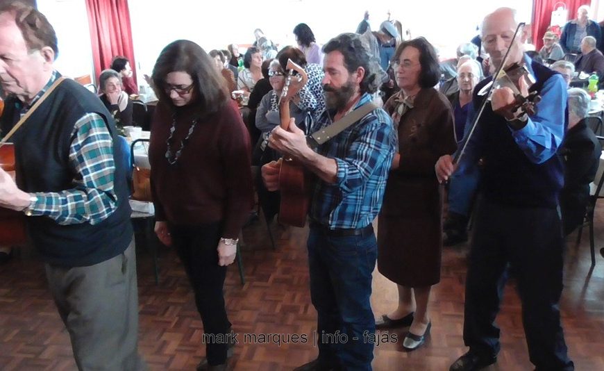 “BAILE DE RODA” NA FESTA DOS IDOSOS – Ribeira Seca – Ilha de São Jorge (c/ vídeo)