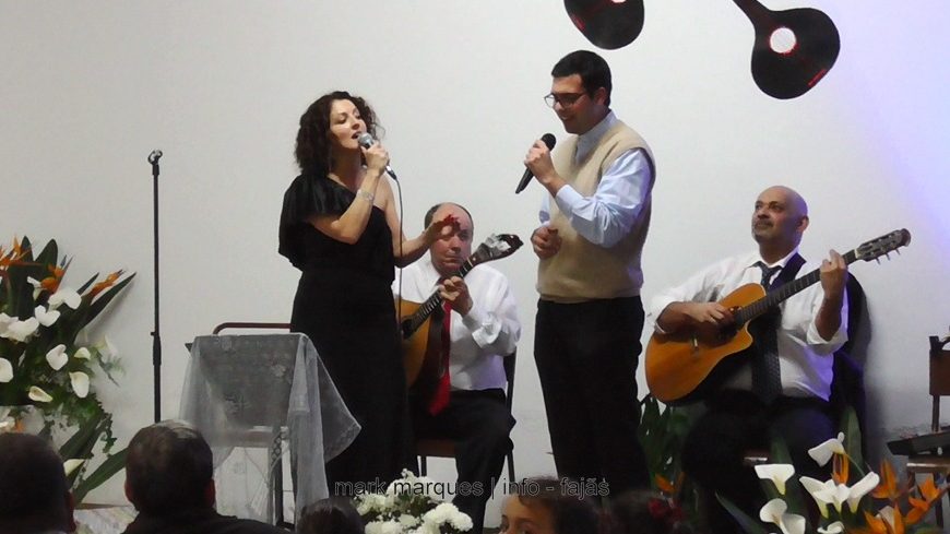 SURPRESA DA NOITE – Padre Rúben Pacheco e Lina Monteiro cantam “Para os Braços da Minha Mãe” – Boa Hora / Santo Amaro – Ilha de São Jorge  (c/ vídeo)