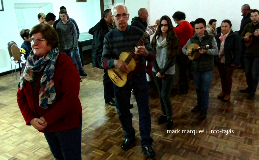 “BAILE DE RODA” – Sociedade União Urzelinense – Urzelina – Ilha de São Jorge (c/ vídeo) “BAILE DE RODA” – Sociedade União Urzelinense – Urzelina – Ilha de São Jorge (c/ vídeo)