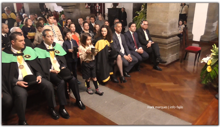 “OFERTÓRIO” – MISSA SOLENE EM HONRA DE SÃO JORGE – Vila das Velas – Ilha de São Jorge (c/ vídeo) “OFERTÓRIO” – MISSA SOLENE EM HONRA DE SÃO JORGE – Vila das Velas – Ilha de São Jorge (c/ vídeo)