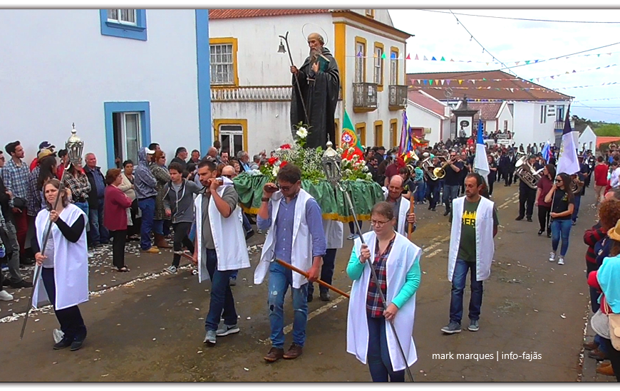 PROCISSÃO E BÊNÇÃO DO GADO – BODO DE LEITE EM SANTO ANTÃO – Ilha de São Jorge (c/ vídeo)
