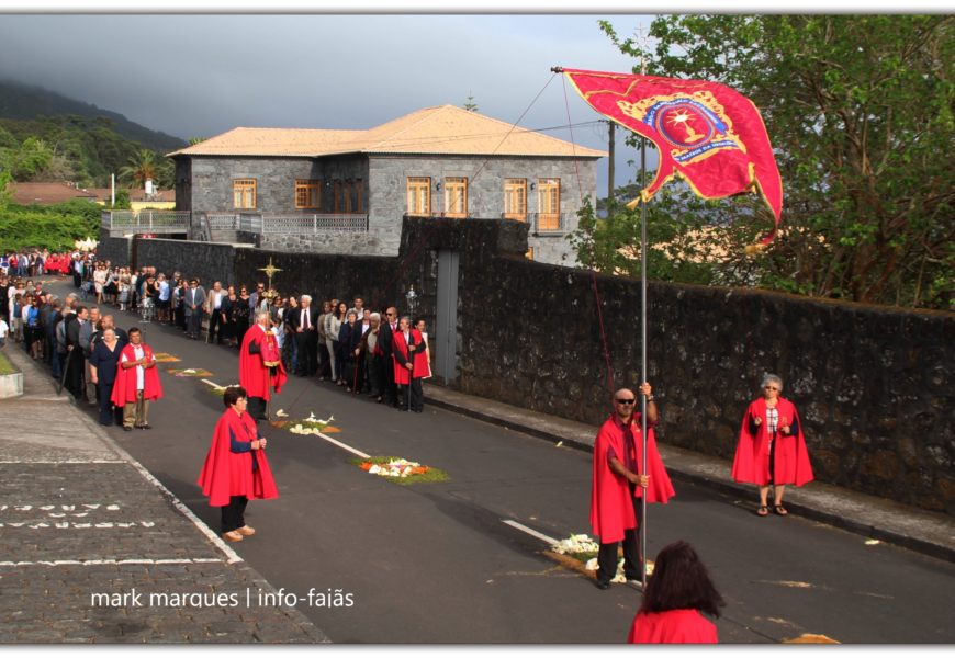FESTA DO SANTÍSSIMO SACRAMENTO (Procissão) – Urzelina – Ilha de São Jorge (c/ vídeo)