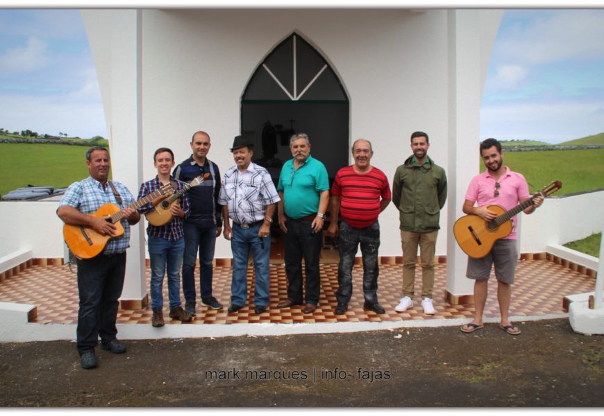 CANTADORES SAÚDAM ERMIDA DE SANTO ANTÃO – Festa no Terreiro da Macela / Beira – Velas – Ilha de São Jorge (c/ vídeo)