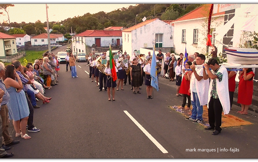 RECREIO TERREIRENSE SAÚDA ERMIDA – INAUGURAÇÃO DA ERMIDA DE SANTO ANTÓNIO (Terreiros / Manadas) – Ilha de São Jorge (c/ vídeo)