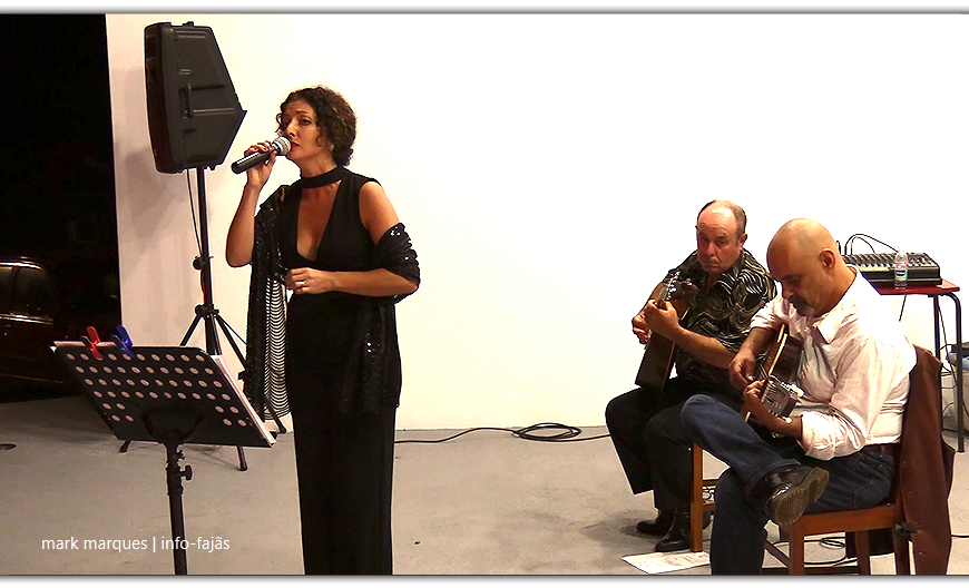NOITE DE FADO COM “LINA MONTEIRO” NA FESTA DE Nª SRª DAS DORES – FAJÃ DO OUVIDOR – Norte Grande – Ilha de São Jorge (c/ vídeo)