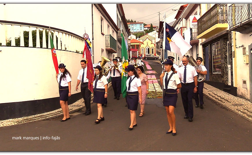 “RECREIO TOPENSE” DESFILA NA FESTA DE Nª SRª DO ROSÁRIO – Vila do Topo – Ilha de São Jorge (c/ vídeo) “RECREIO TOPENSE” DESFILA NA FESTA DE Nª SRª DO ROSÁRIO – Vila do Topo – Ilha de São Jorge (c/ vídeo)