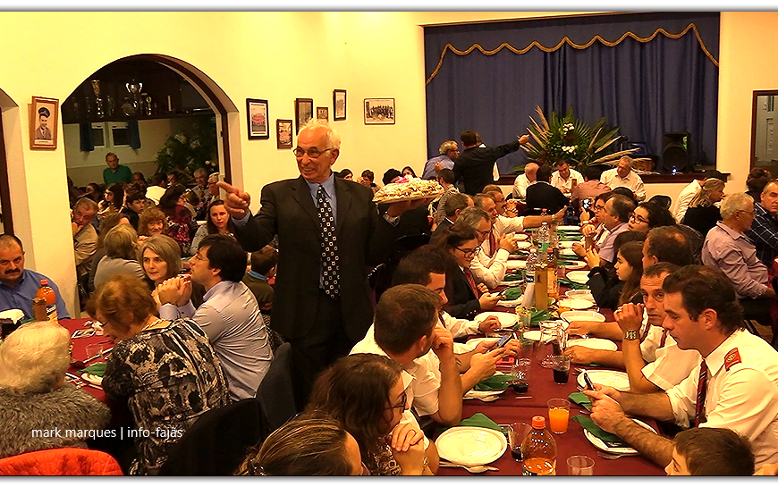“ARREMATAÇÕES” NA FESTA DE SANTA BÁRBARA – MANADAS / Ilha de São Jorge (c/ vídeo) “ARREMATAÇÕES” NA FESTA DE SANTA BÁRBARA – MANADAS / Ilha de São Jorge (c/ vídeo)