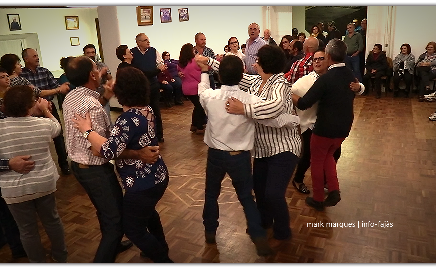 “CHAMARRITA” – Sociedade União Urzelinense – Urzelina – Ilha de São Jorge (c/ vídeo) “CHAMARRITA” – Sociedade União Urzelinense – Urzelina – Ilha de São Jorge (c/ vídeo)