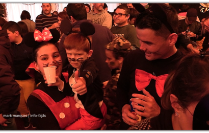 Filhos e pais participam na festa do Carnaval da Santa Casa da Misericórdia das Velas – Ilha de São Jorge (c/ vídeo)
