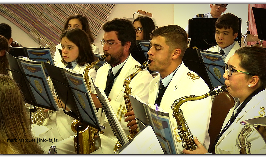 Banda Filarmónica de Santo Amaro, interpreta “ABBA MIA” – (Intercâmbio cultural) – Ilha de São Jorge (c/ vídeo)