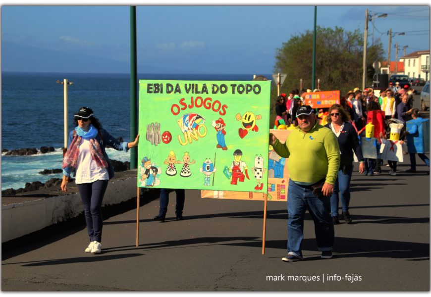 DESFILE DE CARNAVAL NA VILA DA CALHETA – Ilha de São Jorge (c/ vídeo)