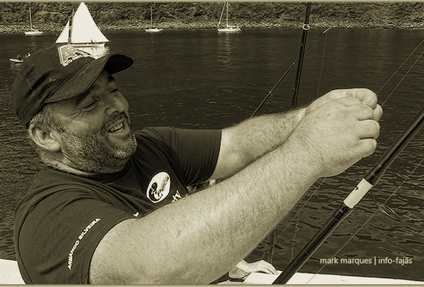 “TEMPOS DE ESPERA” – CLUBE NAVAL DE VELAS ORGANIZA PROVA DE PESCA DESPORTIVA – Velas – Ilha de São Jorge (2019) (c/ vídeo)