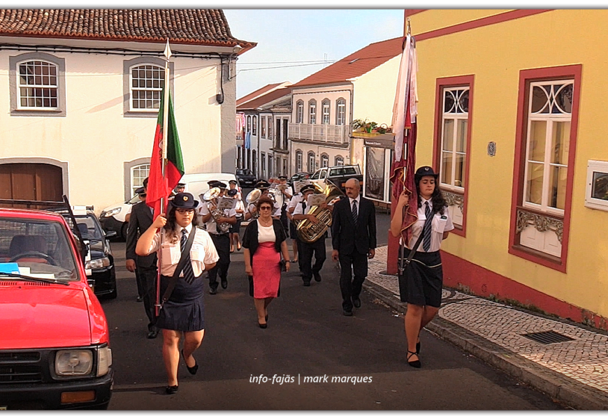 RECREIO TOPENSE desfila nas Festas de Nª Srª do Rosário – Vila do Topo – Ilha de São Jorge (c/ vídeo)