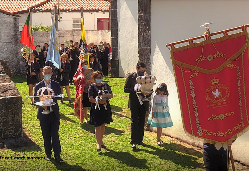 COROAÇÃO E CORTEJO DO DIVINO ESPÍRITO SANTO – Manadas – Ilha de São Jorge (c/ vídeo) COROAÇÃO E CORTEJO DO DIVINO ESPÍRITO SANTO – Manadas – Ilha de São Jorge (c/ vídeo)