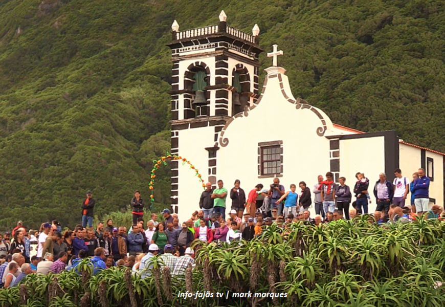 (ARREMATAÇÕES DO GADO) – FESTA DA FAJÃ DA CALDEIRA DE SANTO CRISTO – Ilha de São Jorge (c/ vídeo)
