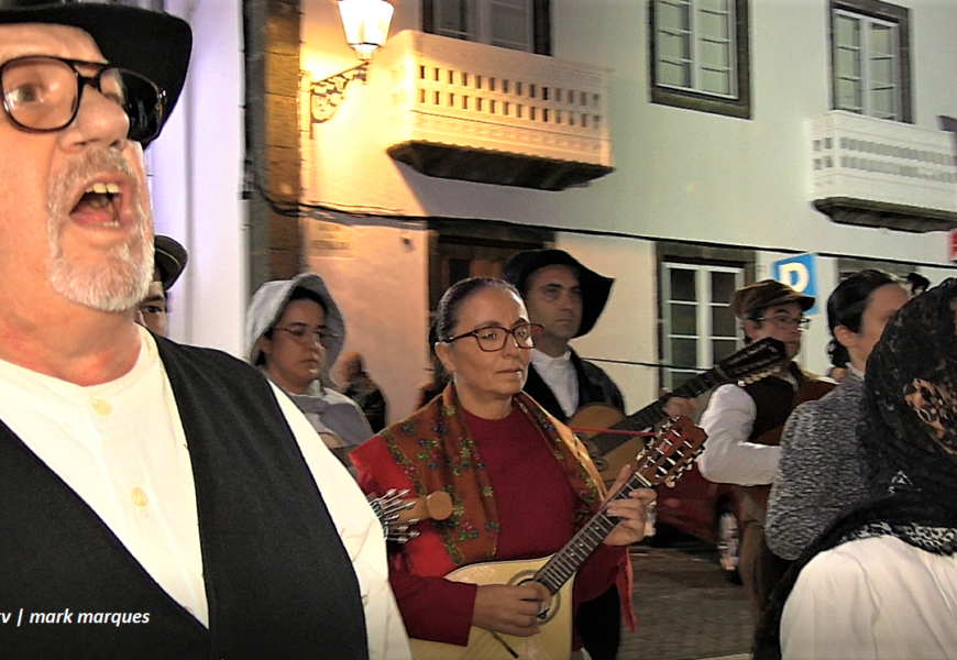 GRUPO ETNOGRÁFICO DA BEIRA desfila no “DIA DAS MONTRAS” – Velas – Ilha de São Jorge (c/ vídeo)