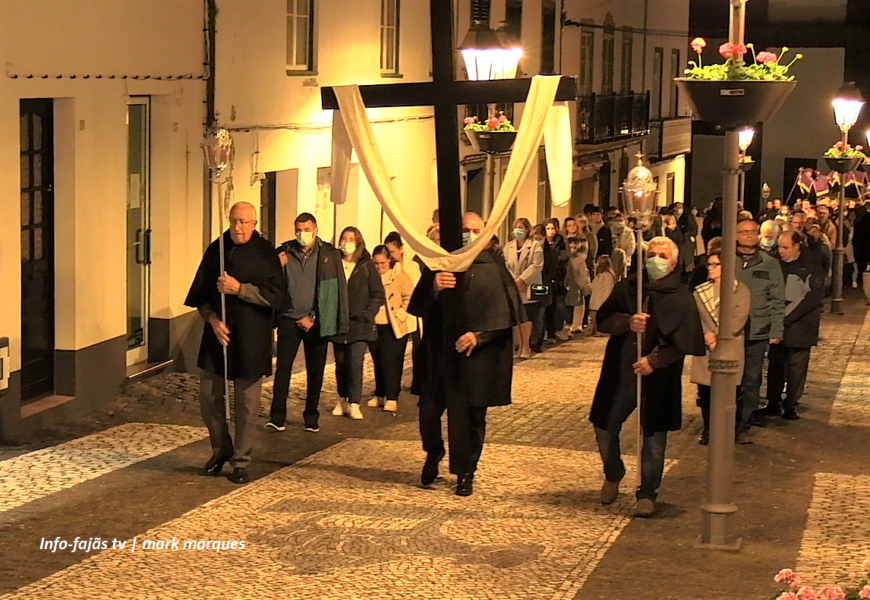 Vila de Velas – “PROCISSÃO DO ENTERRO DO SENHOR” – Ilha de São Jorge (c/ vídeo) Vila de Velas – “PROCISSÃO DO ENTERRO DO SENHOR” – Ilha de São Jorge (c/ vídeo)