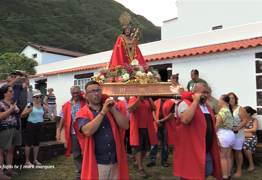 Festa na Fajã da Caldeira do Senhor Santo Cristo (Procissão) – Ilha de São Jorge (c/ vídeo)