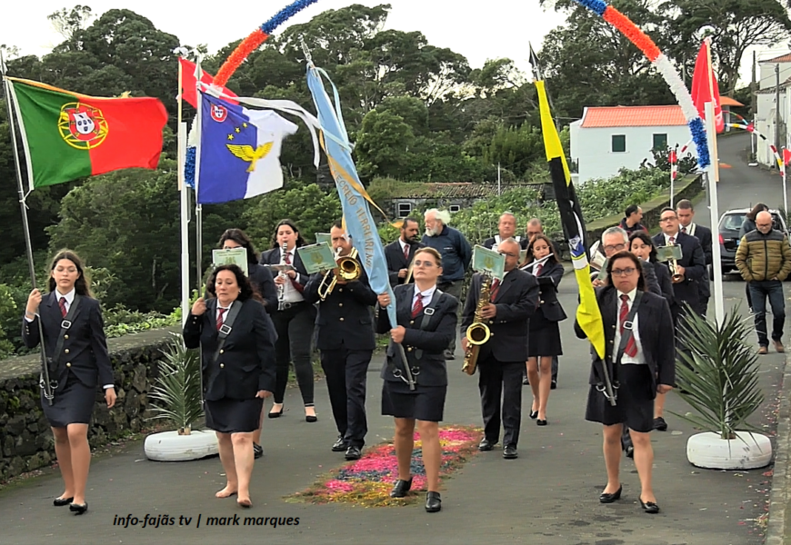 Recreio Terreirense abrilhantou a Festa de Santa Bárbara – Manadas – Ilha de São Jorge (c/ vídeo) Recreio Terreirense abrilhantou a Festa de Santa Bárbara – Manadas – Ilha de São Jorge (c/ vídeo)