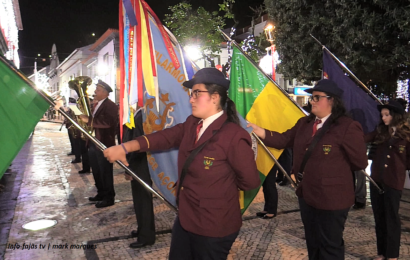 Banda Filarmónica CLUBE UNIÃO do Topo desfila em “Dia das Montras” – Velas – Ilha de São Jorge (c/ vídeo)