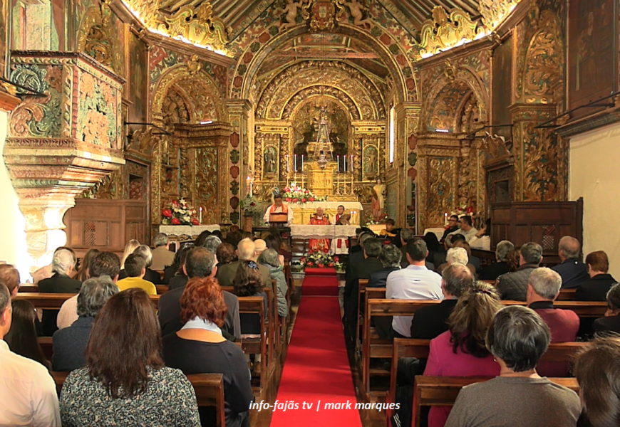 Manadas com Festa em honra de Santa Bárbara – “Missa Solene” – Ilha de São Jorge (c/ vídeo)