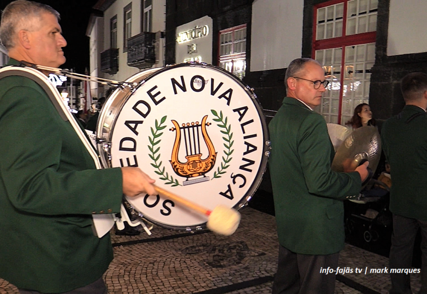 Banda Filarmónica NOVA ALIANÇA desfila em “Dia das Montras” – Velas – Ilha de São Jorge (c/ vídeo) Banda Filarmónica NOVA ALIANÇA desfila em “Dia das Montras” – Velas – Ilha de São Jorge (c/ vídeo)