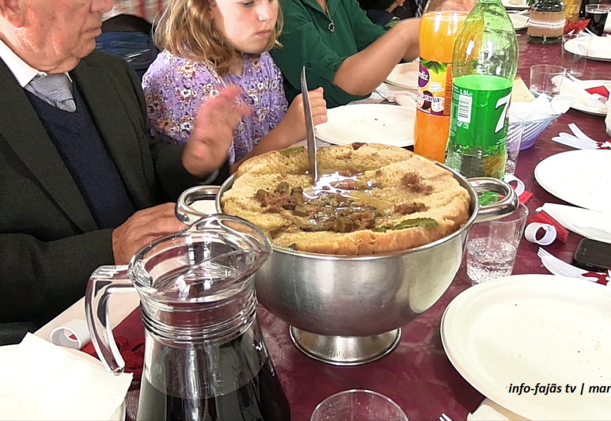 “Almoço de convívio e partilha” – 6º Jantar do Divino Espírito Santo – Freguesia de Santo Antão – Ilha de São Jorge (c/ vídeo)